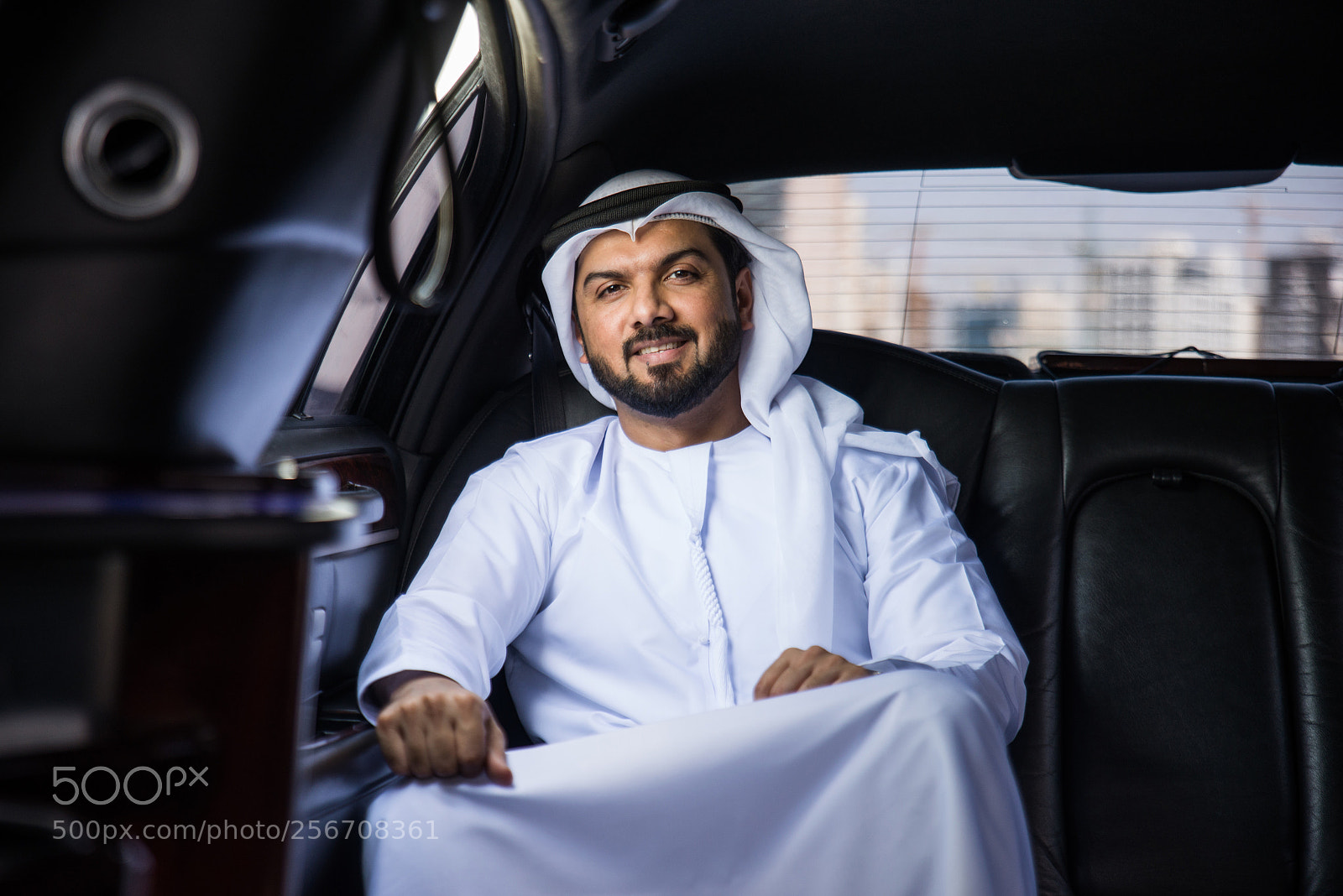 Nikon D610 sample photo. Emirati businessman portrait photography