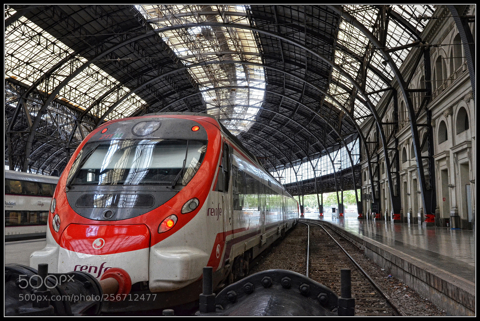 Nikon D5100 sample photo. France station in barcelona photography