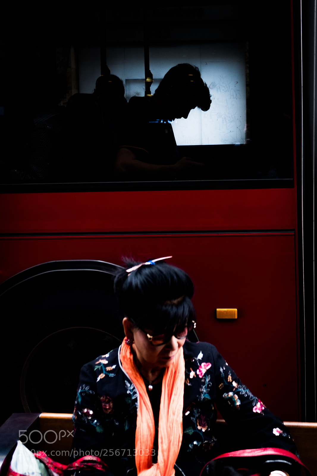 Fujifilm X100F sample photo. Sydney - heads down photography
