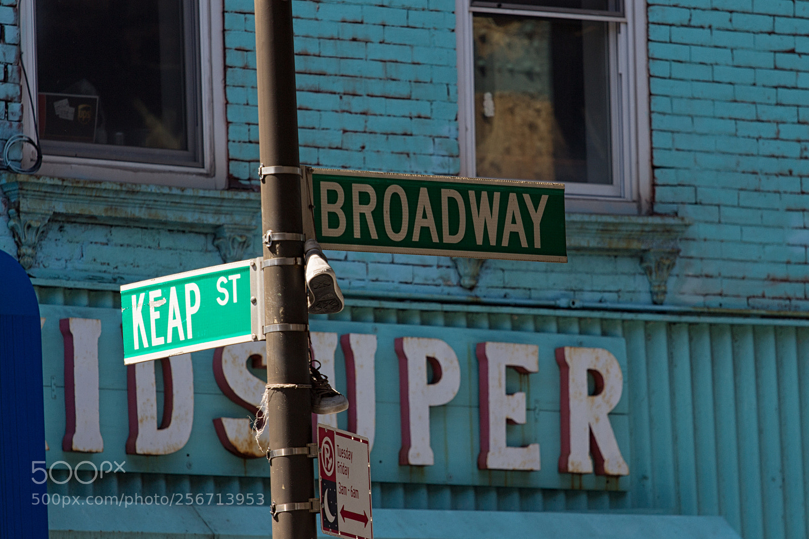 Canon EOS 650D (EOS Rebel T4i / EOS Kiss X6i) sample photo. Another broadway photography