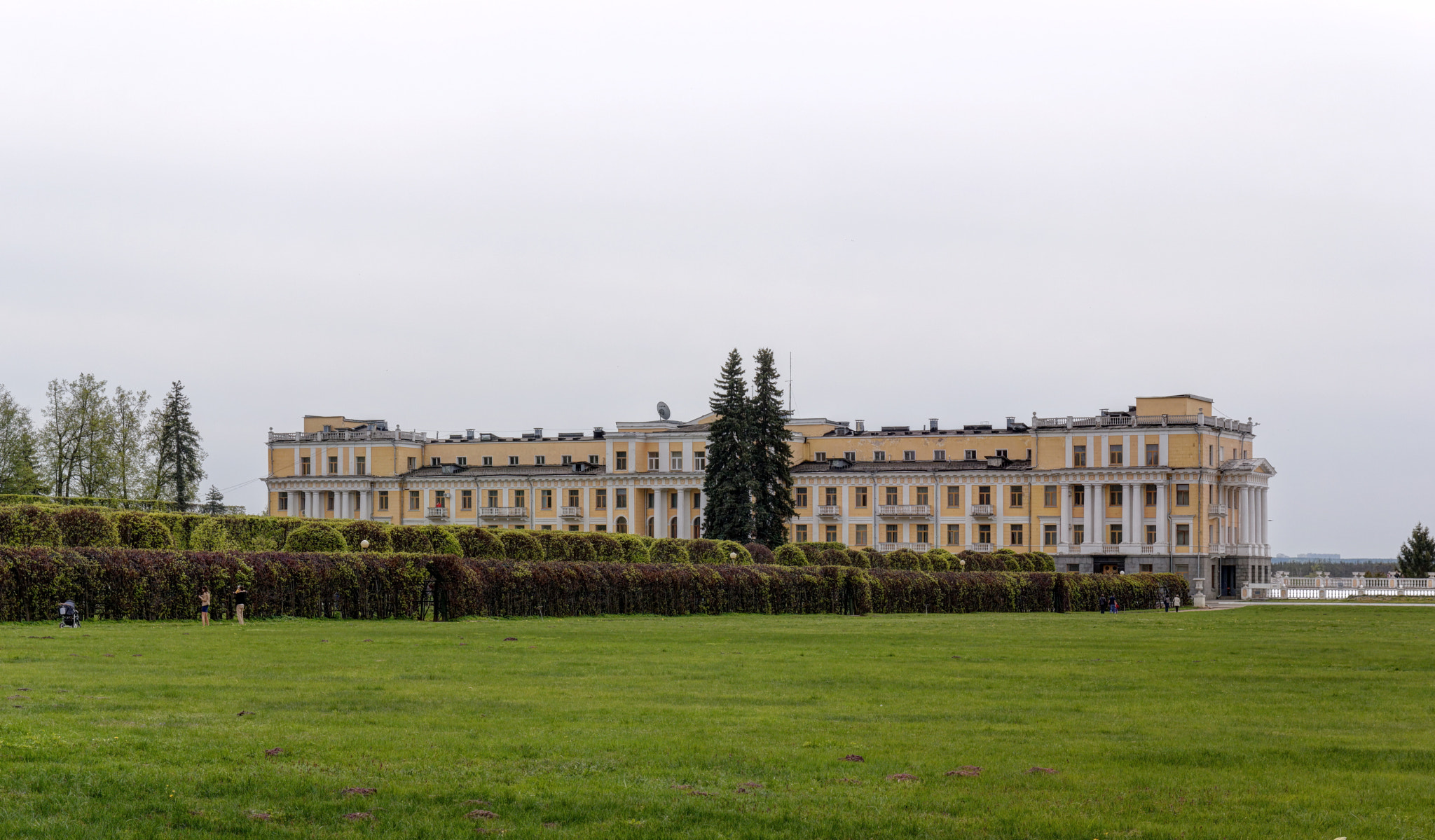 Tamron SP AF 17-50mm F2.8 XR Di II LD Aspherical (IF) sample photo. Arkhangelskoye estate photography