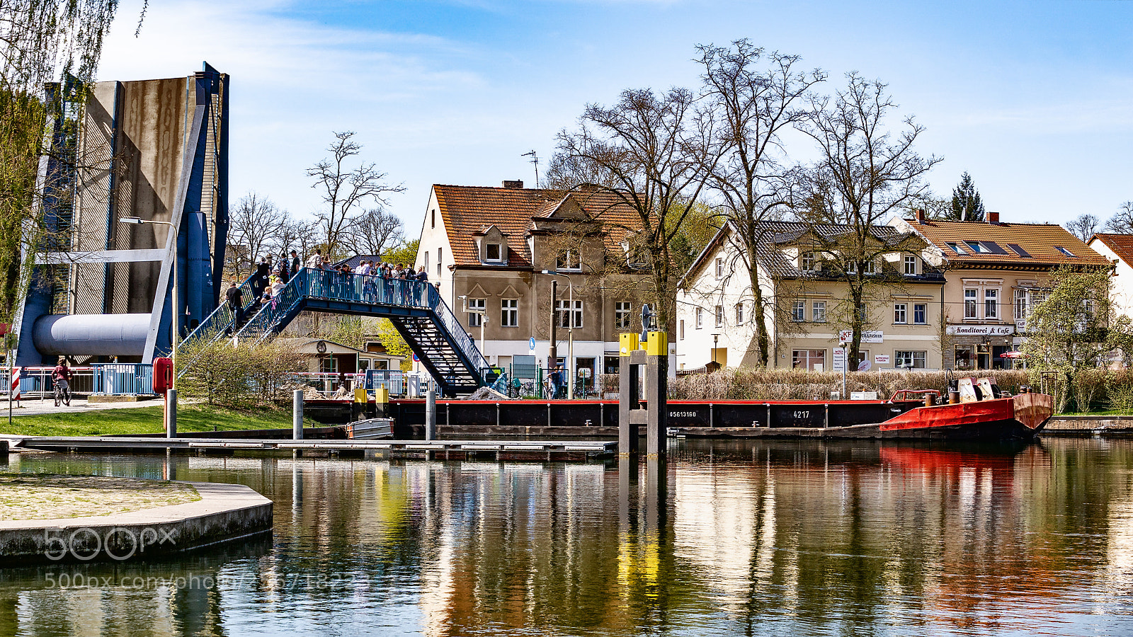 Sony ILCA-77M2 sample photo. Lock visitors photography
