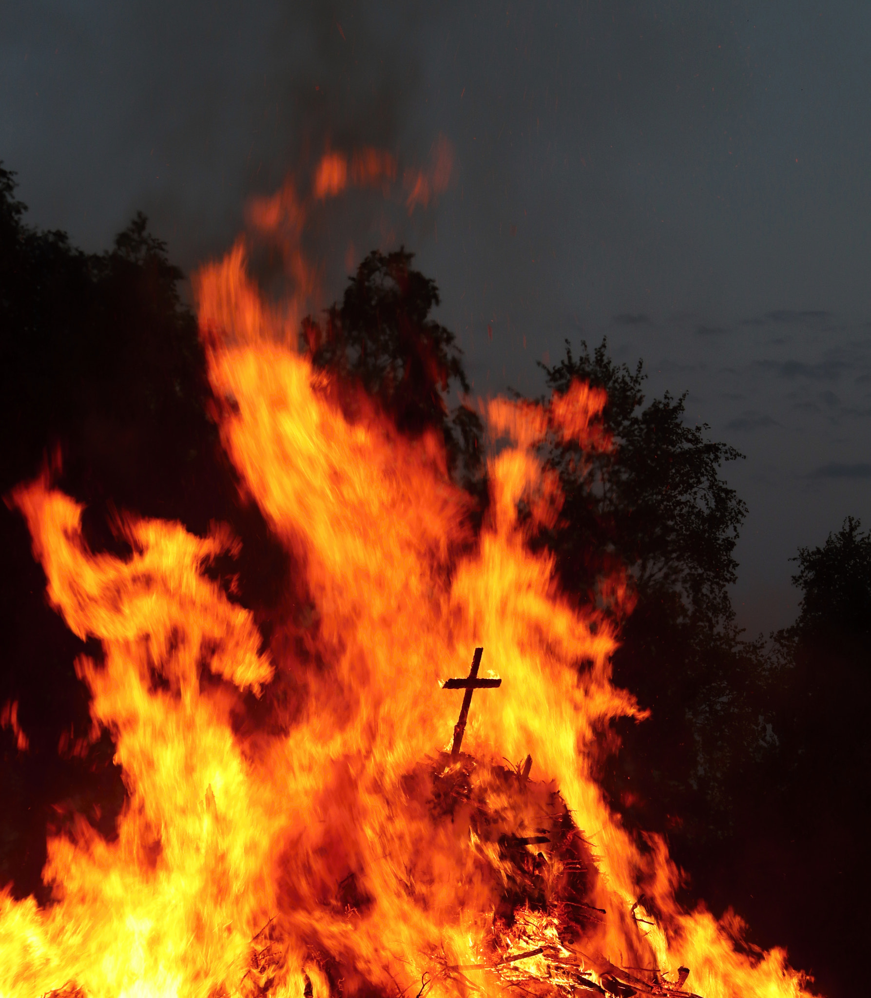Canon EF 28-135mm F3.5-5.6 IS USM sample photo. Fire photography