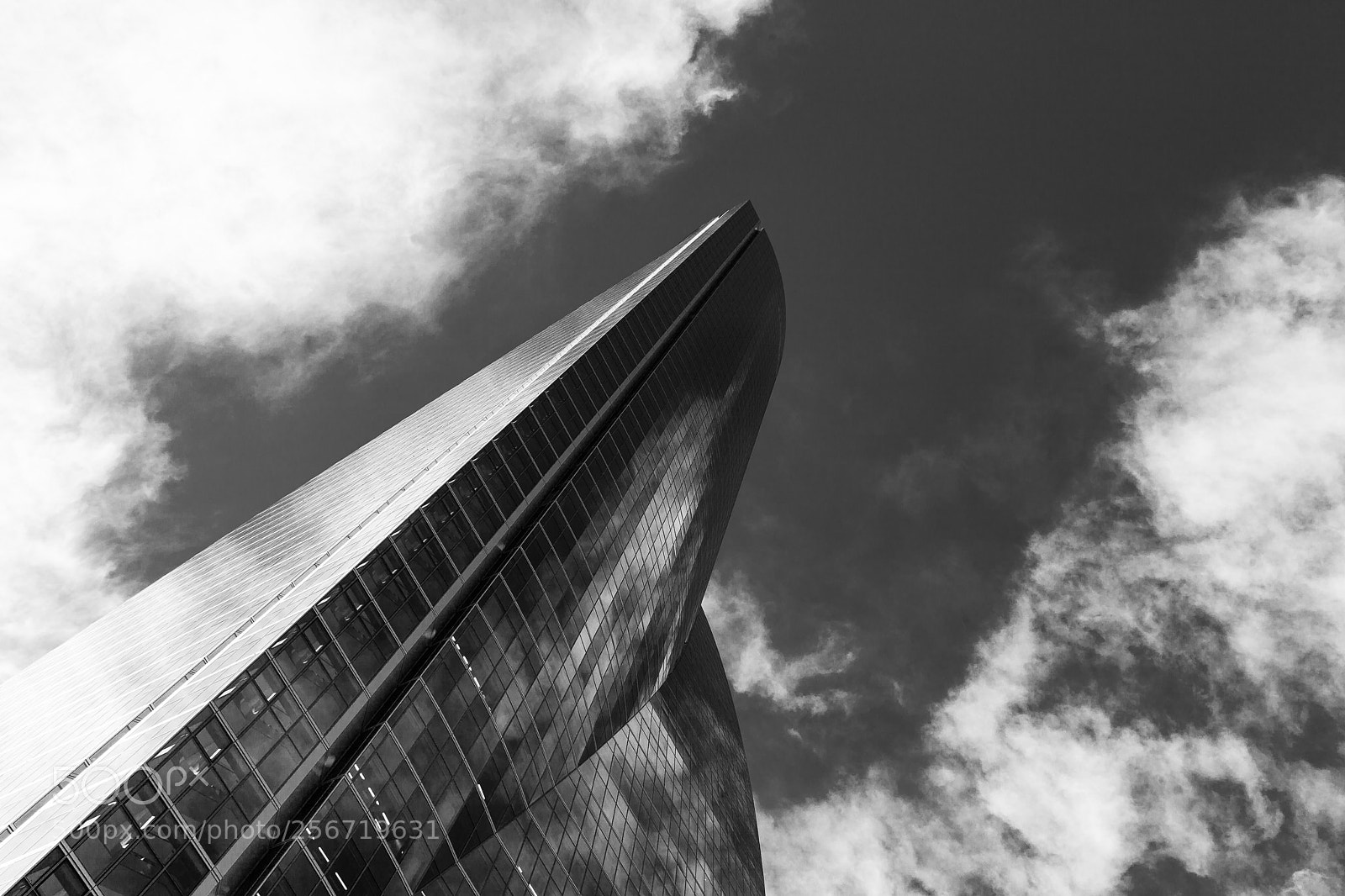 Canon EOS 5D Mark II sample photo. Building of madrid... photography