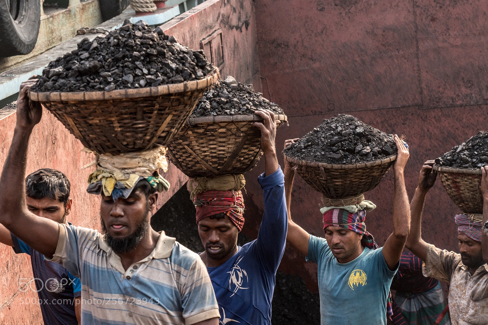 Sony a7R II sample photo. Workers
  bangladesh photography