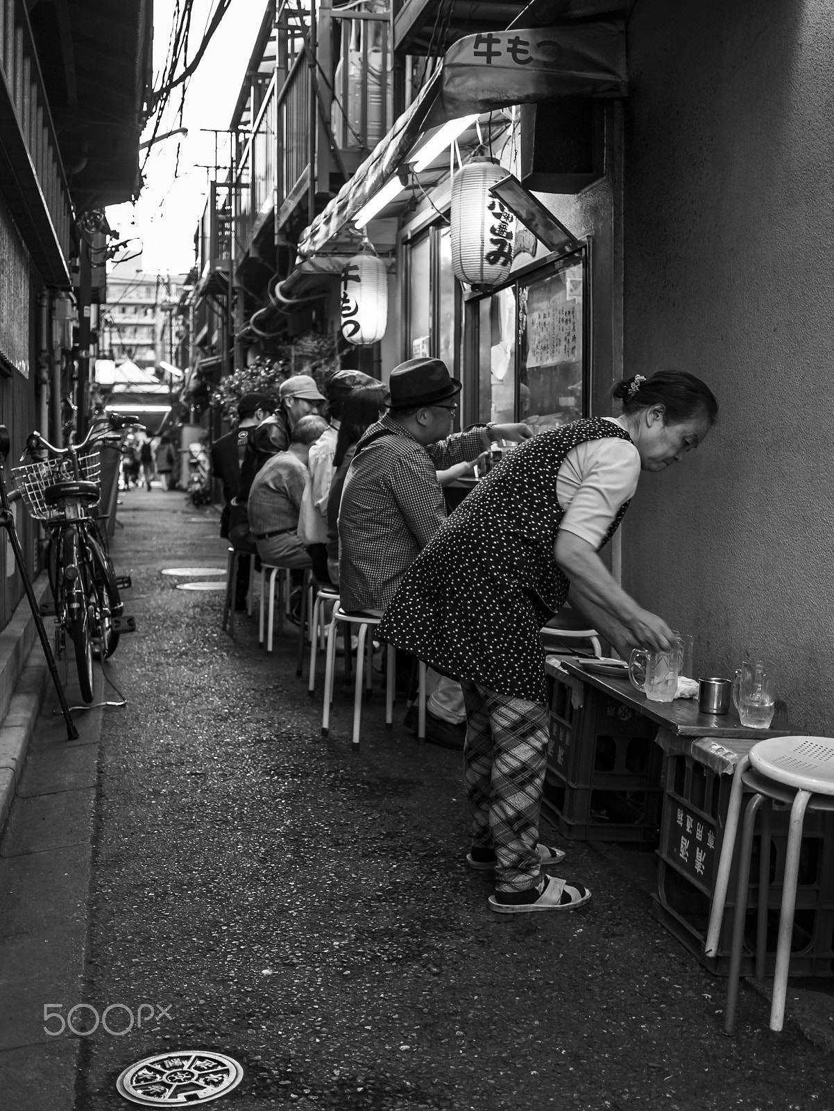 Panasonic Lumix DMC-GX85 (Lumix DMC-GX80 / Lumix DMC-GX7 Mark II) sample photo. Cozy place of the back alley photography