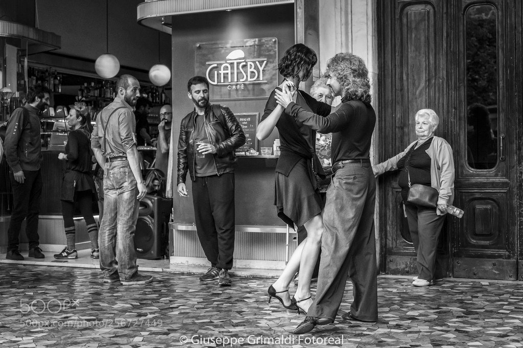 Fujifilm X-T20 sample photo. Tango on the street photography