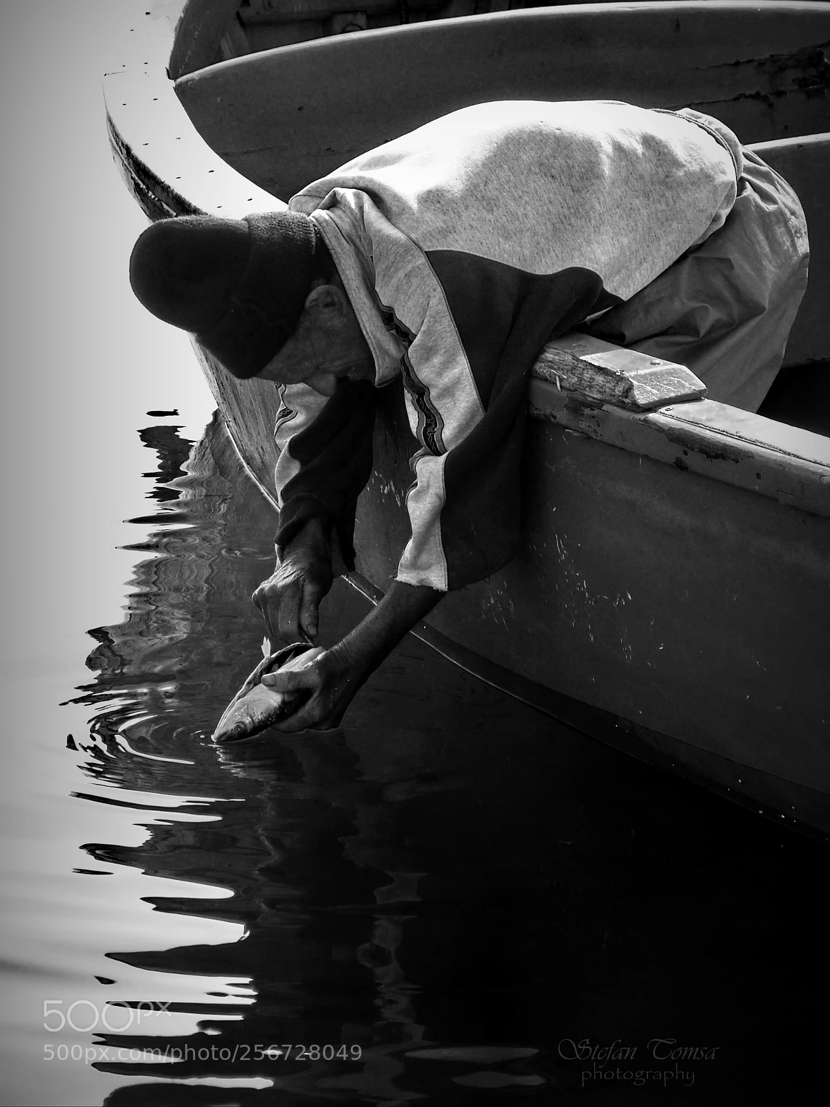 Sony DSC-F828 sample photo. Fisherman's lunch photography