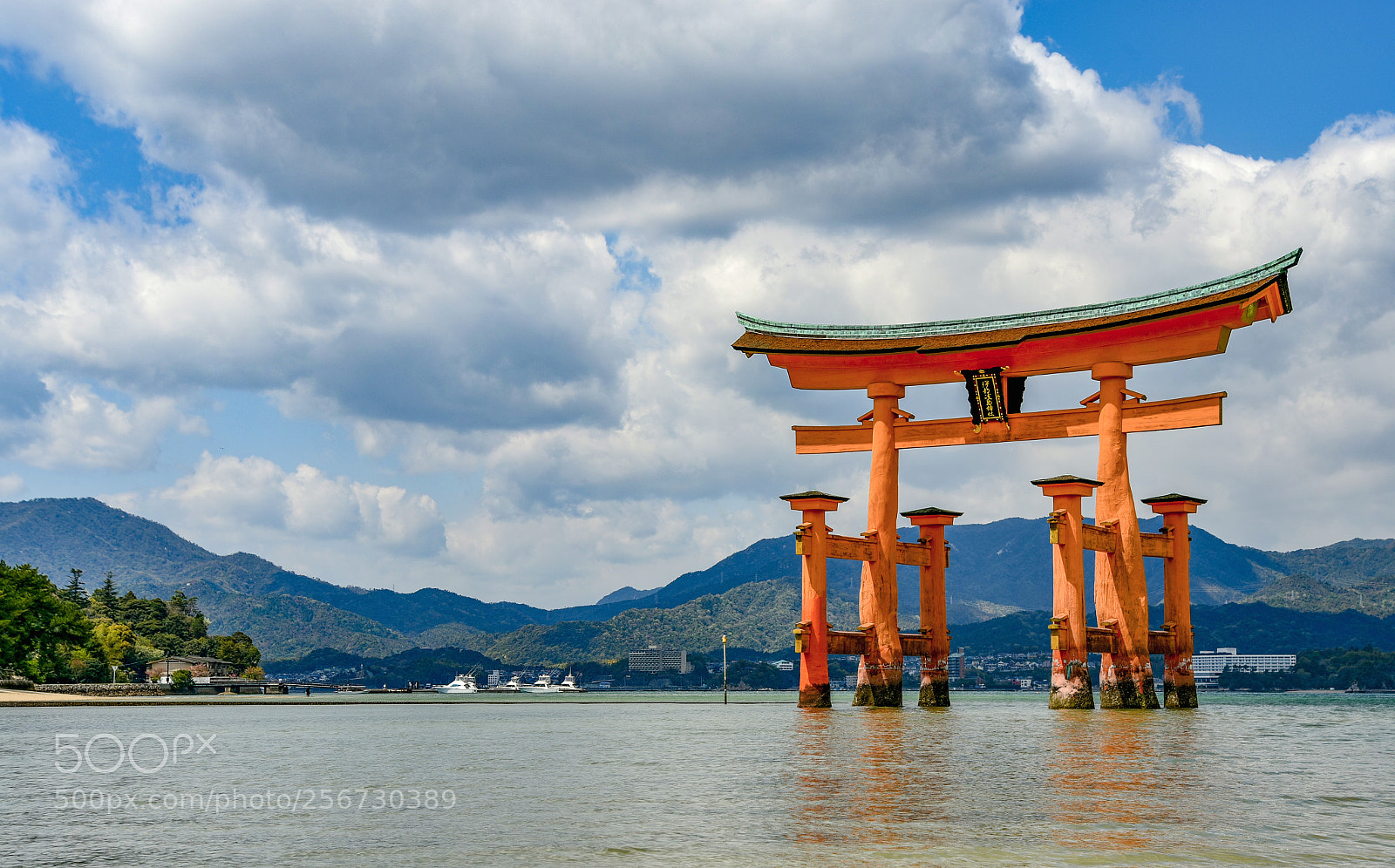 Nikon D750 sample photo. Itsukushima shinto shrine photography