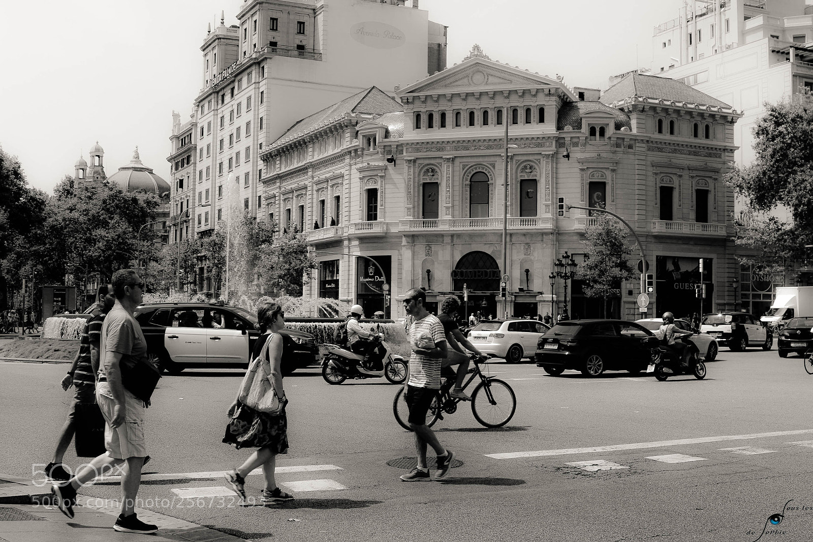 Canon EOS 70D sample photo. City life photography