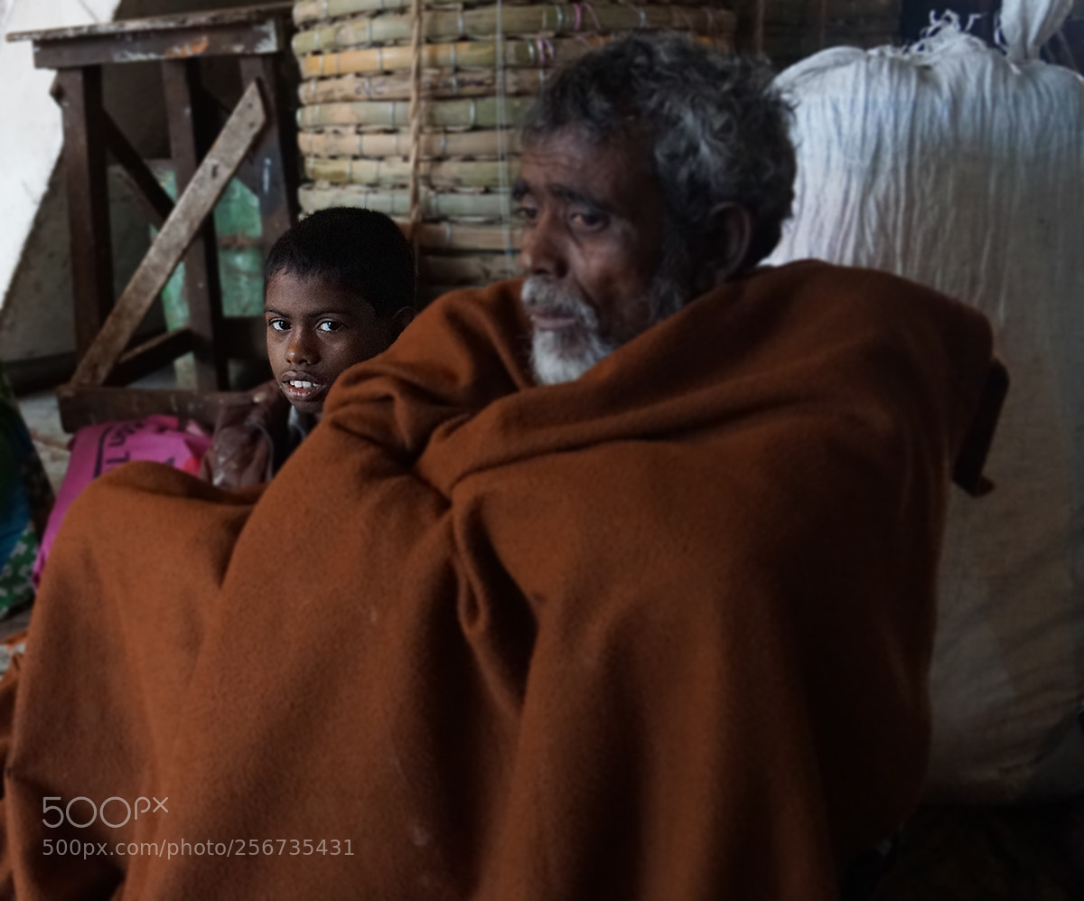 Sony a6000 sample photo. Grandfather and grandson on photography