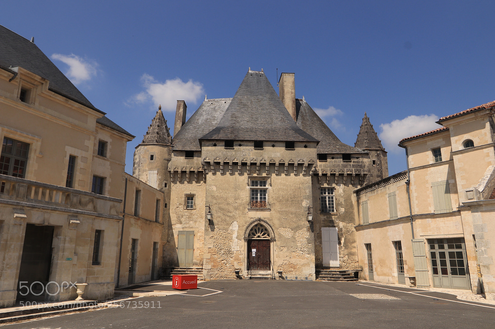 Canon EOS 80D sample photo. Castillo de barbezieux (francia) photography