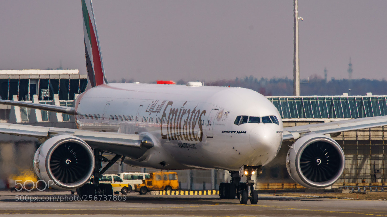Sony ILCA-77M2 sample photo. Emirates t7 photography