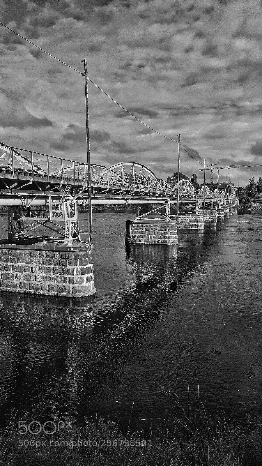Samsung Galaxy S6 sample photo. The bridge in bw photography