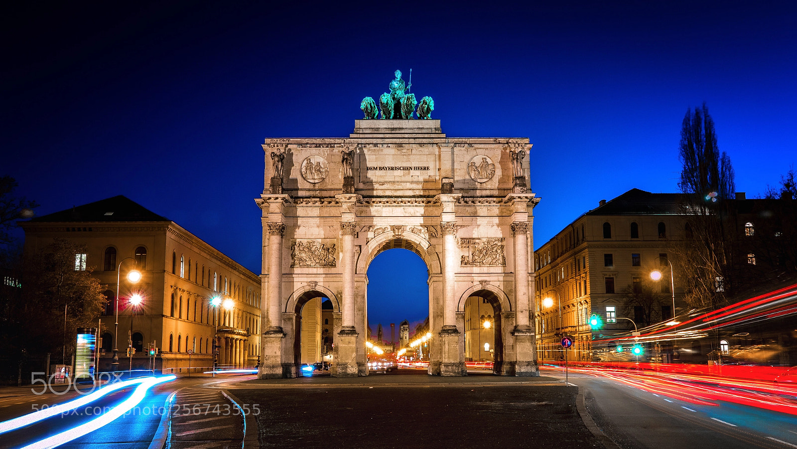 Panasonic Lumix DMC-FZ1000 sample photo. Siegestor munich photography