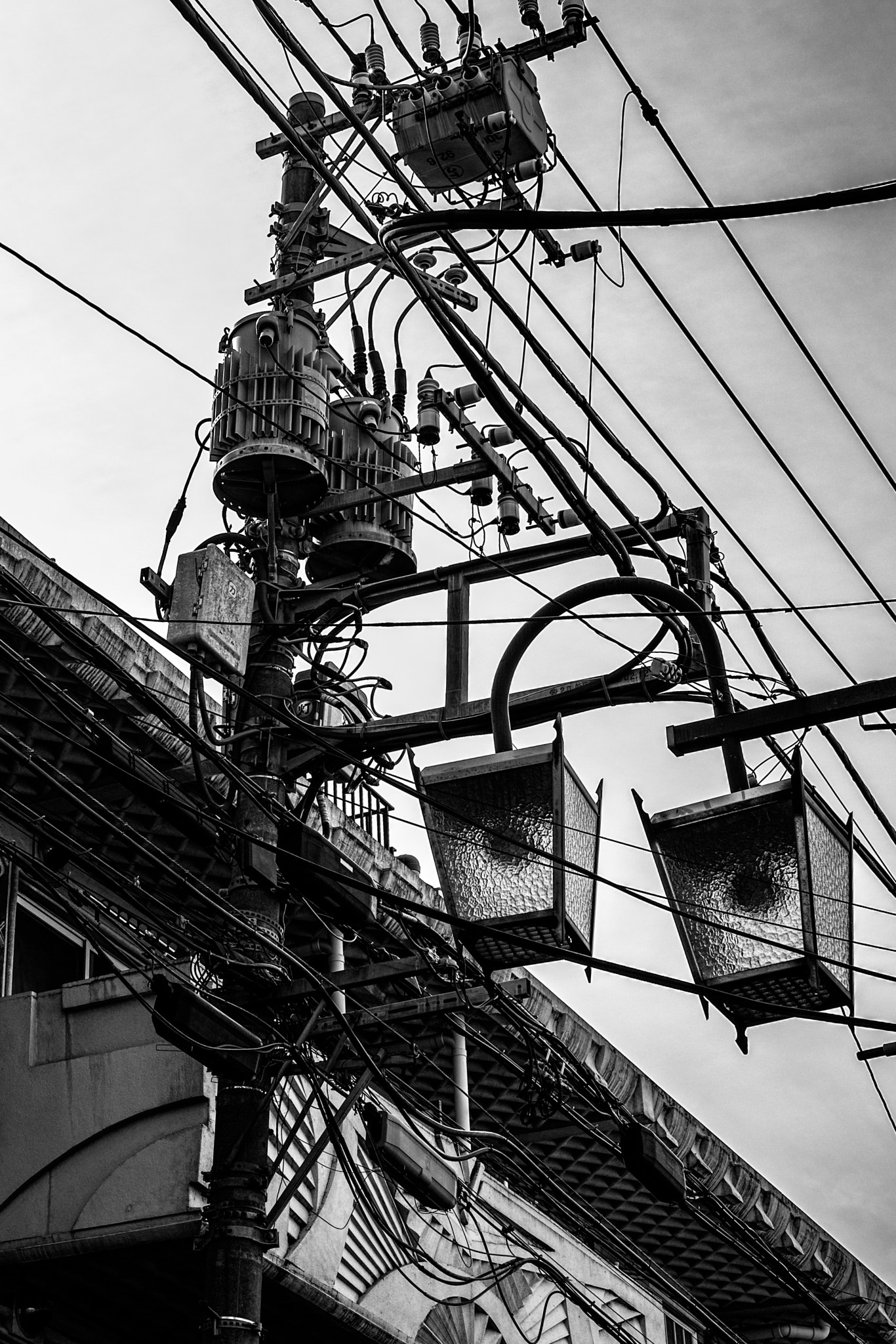 Sigma DP2 Merrill sample photo. Street light photography