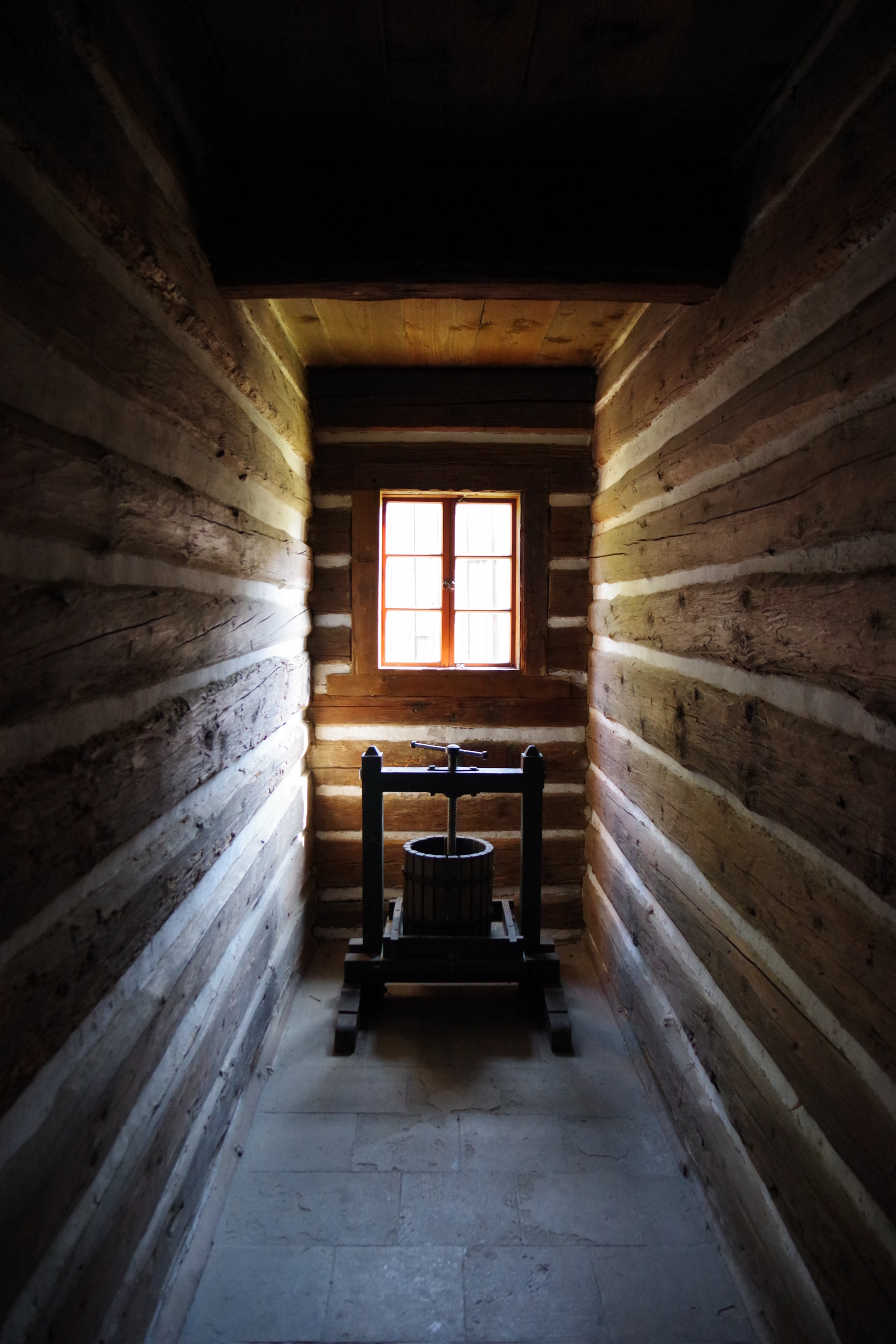 Pentax K-70 sample photo. Quiet hall photography