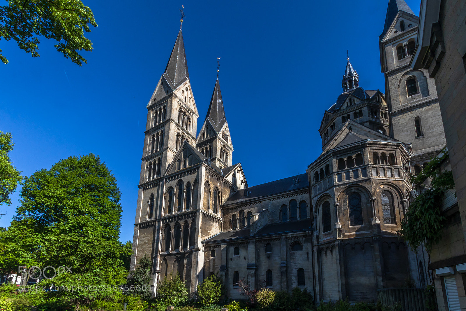 Canon EOS 80D sample photo. Munsterkerk from the side. photography
