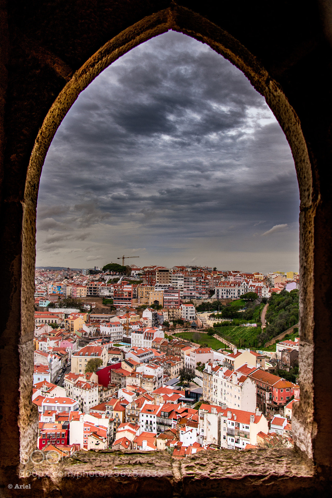 Canon EOS 80D sample photo. Glimpse of lisbon old photography