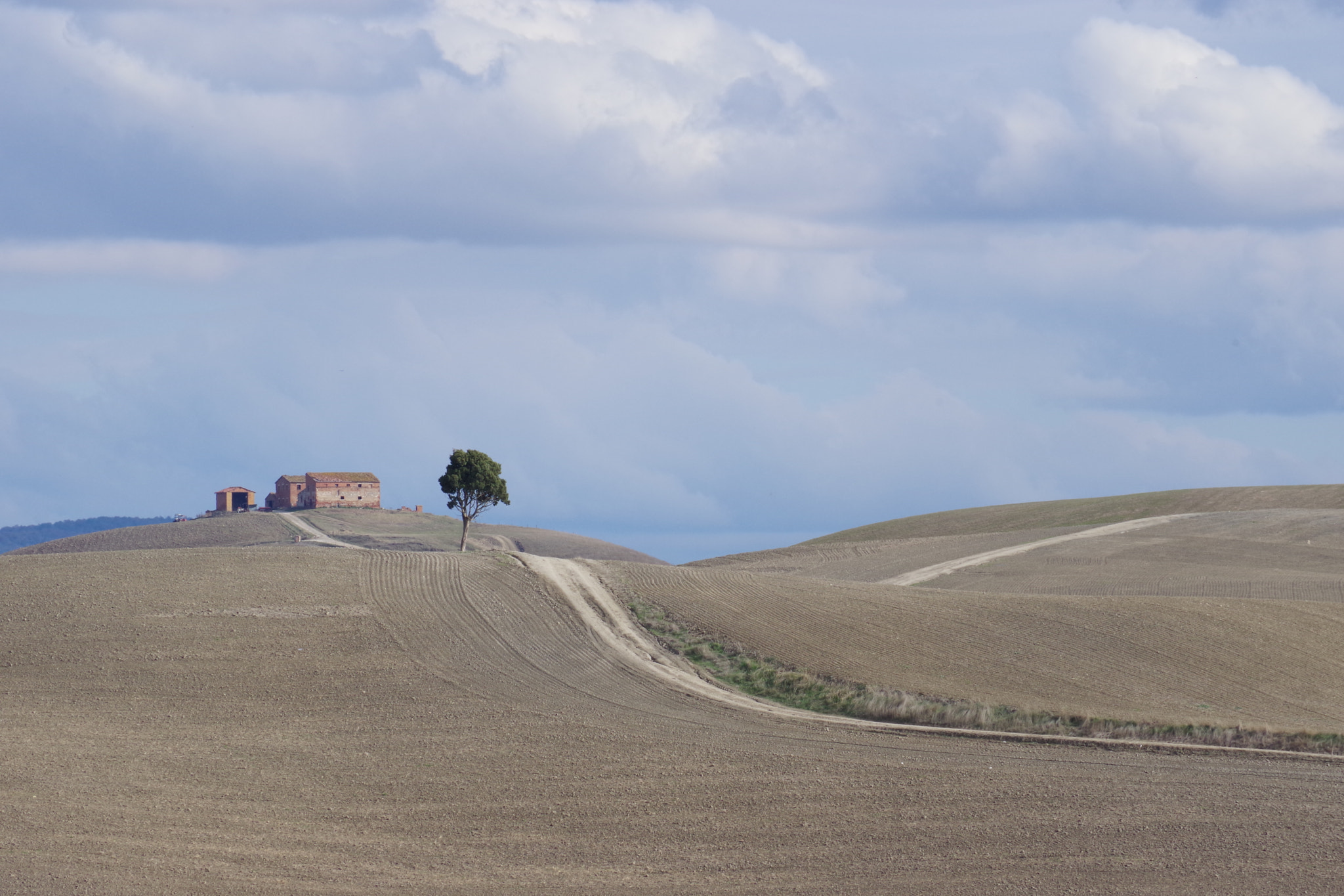 Pentax K-70 + smc Pentax-DA L 50-200mm F4-5.6 ED WR sample photo. Italian farm photography