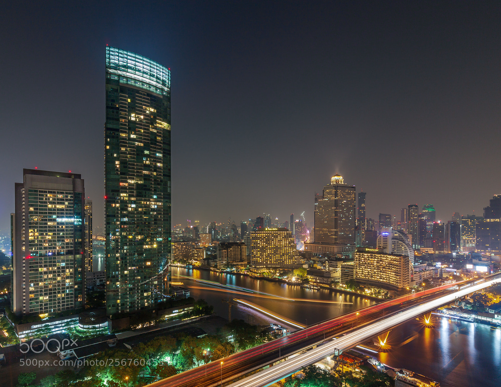 Canon EOS 5D Mark II sample photo. Downtown bangkok photography