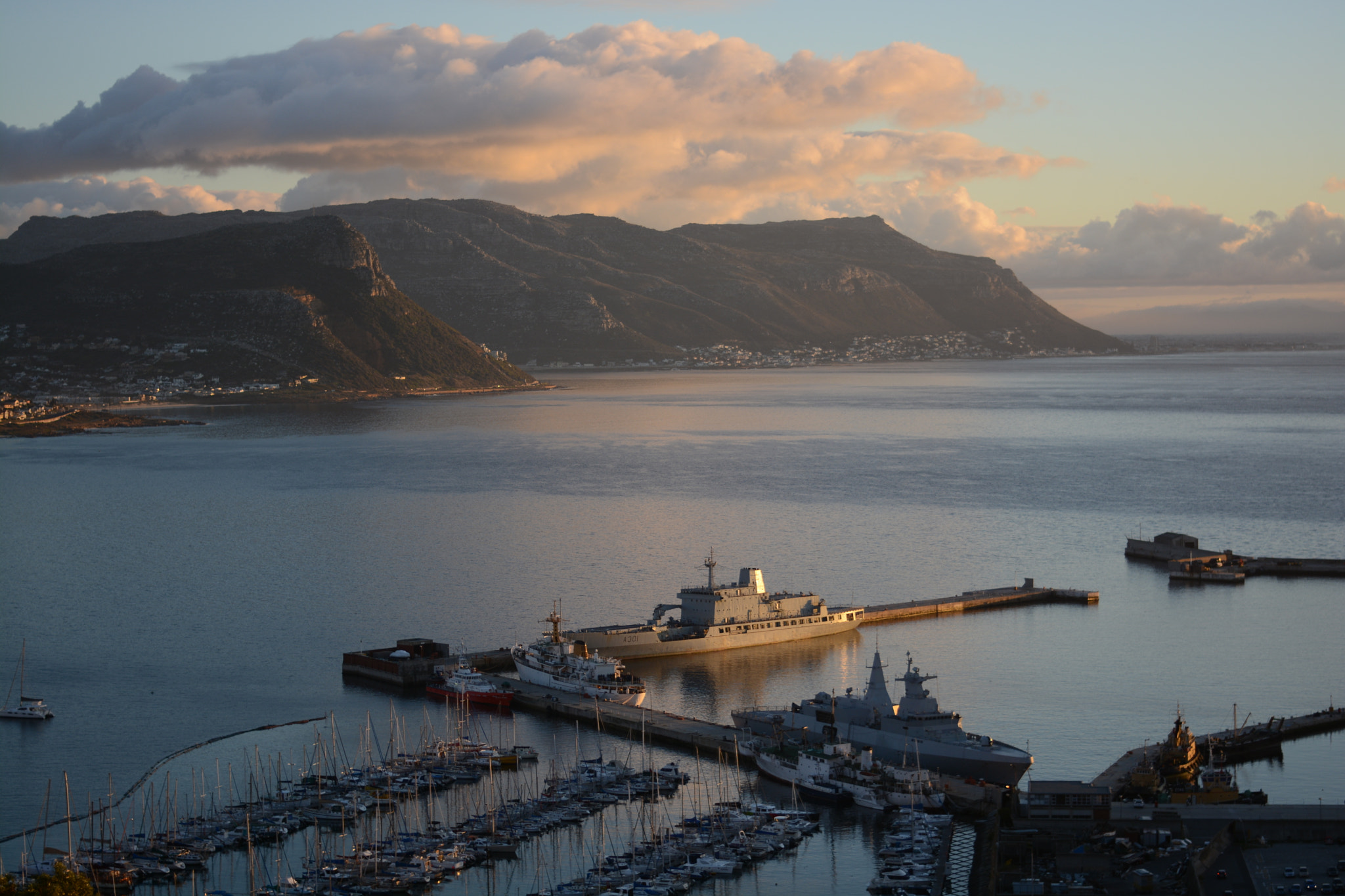 Nikon D7100 + Nikon AF-S Nikkor 50mm F1.8G sample photo. Simon's town photography