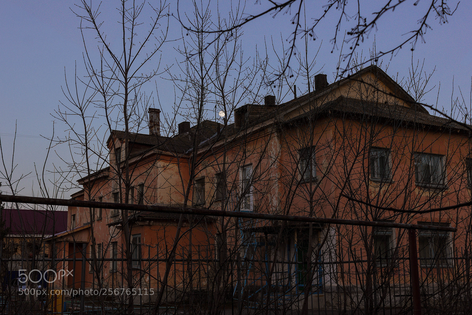 Canon EOS 600D (Rebel EOS T3i / EOS Kiss X5) sample photo. Spring evening sky photography