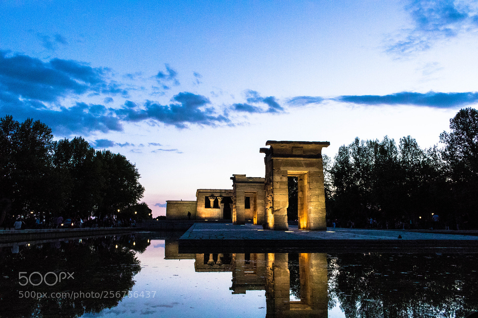 Canon EOS 750D (EOS Rebel T6i / EOS Kiss X8i) sample photo. Templo de debod photography