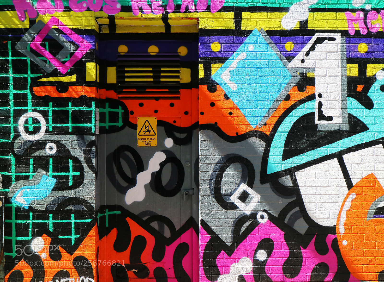 Canon EOS M3 sample photo. Graffiti photography