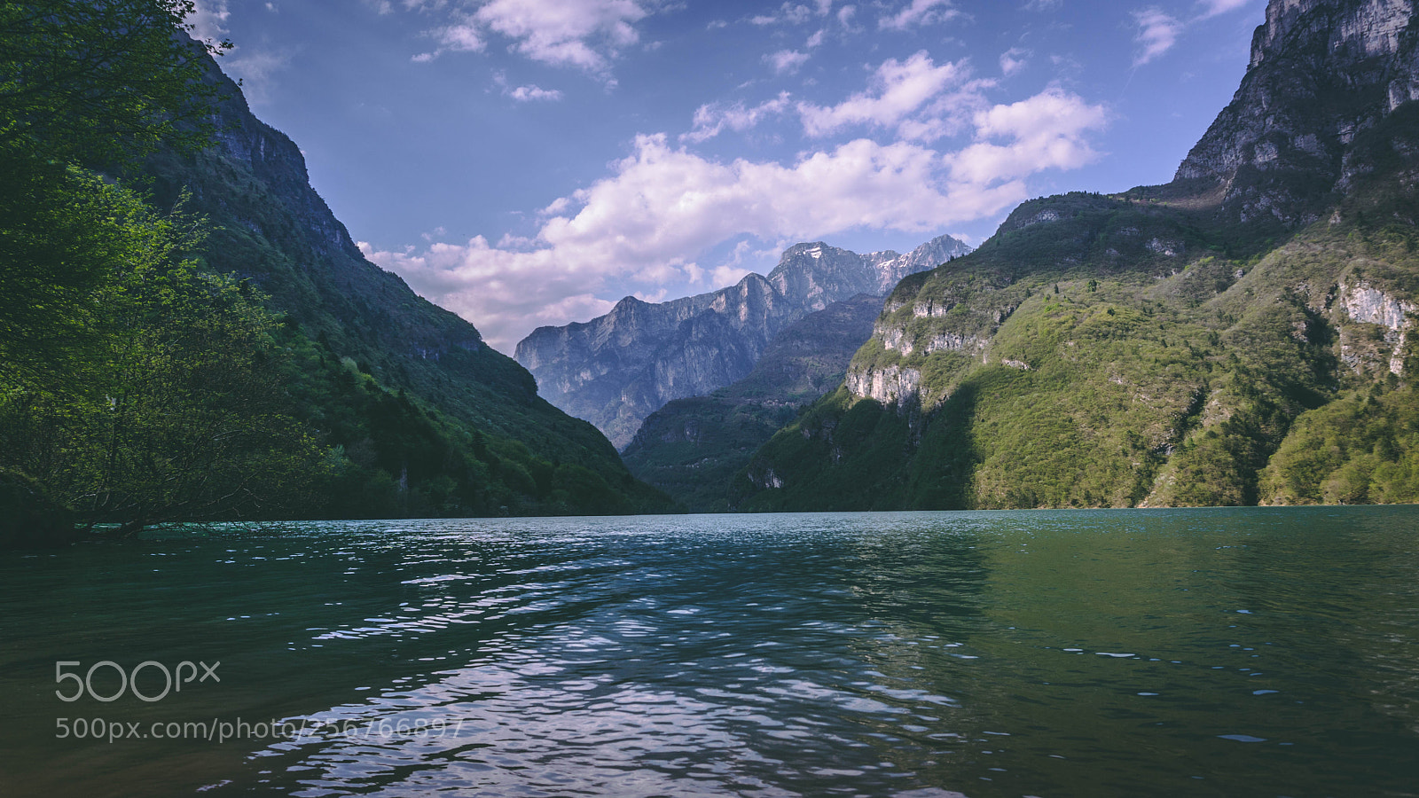 Sony a6300 sample photo. Lago del mis photography