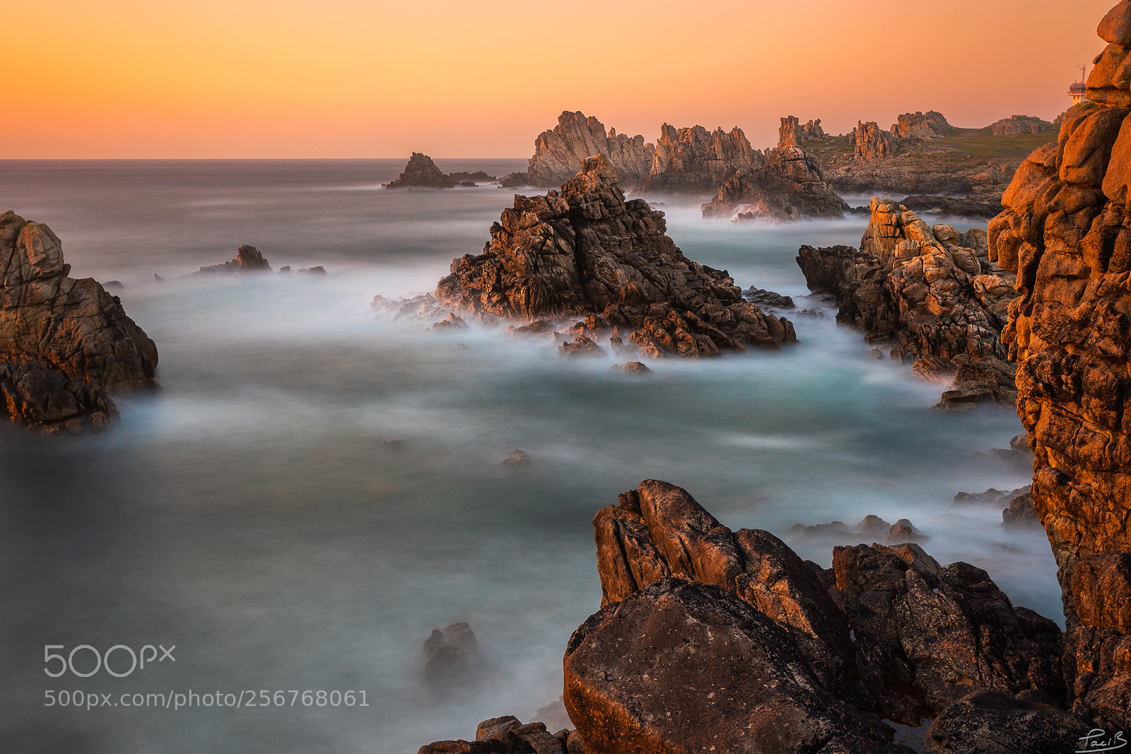 Canon EOS 5D Mark IV sample photo. Water and rocks photography