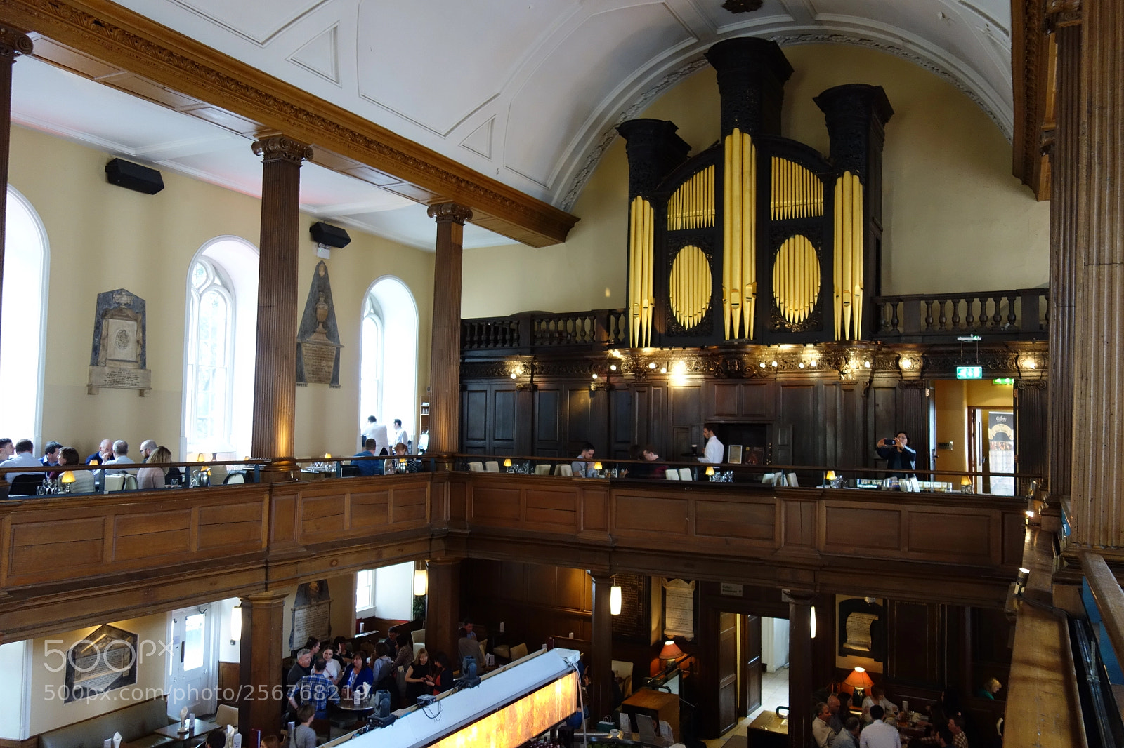 Sony Cyber-shot DSC-RX100 sample photo. Dining in "the church" photography