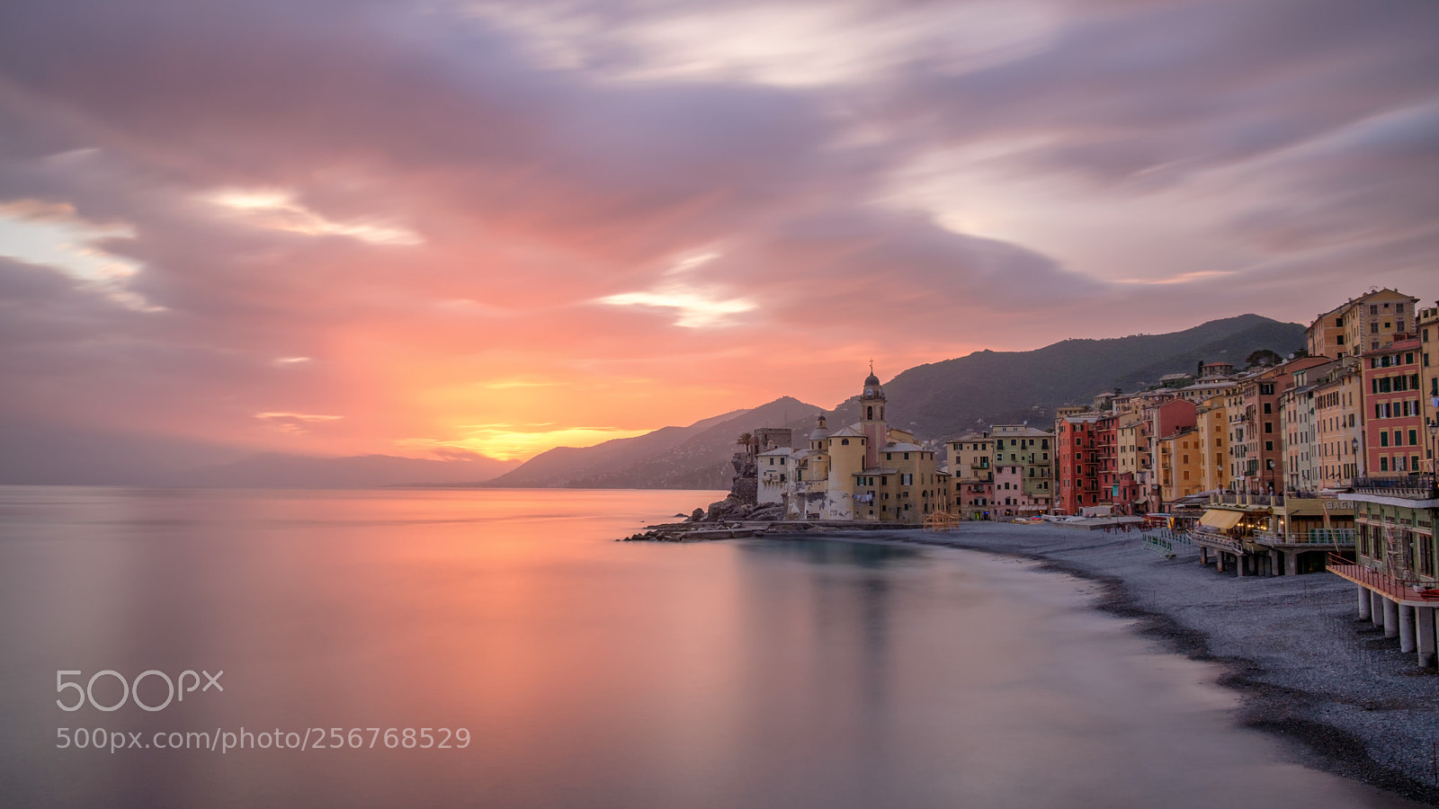 Fujifilm X-T20 sample photo. Sunset at camogli photography