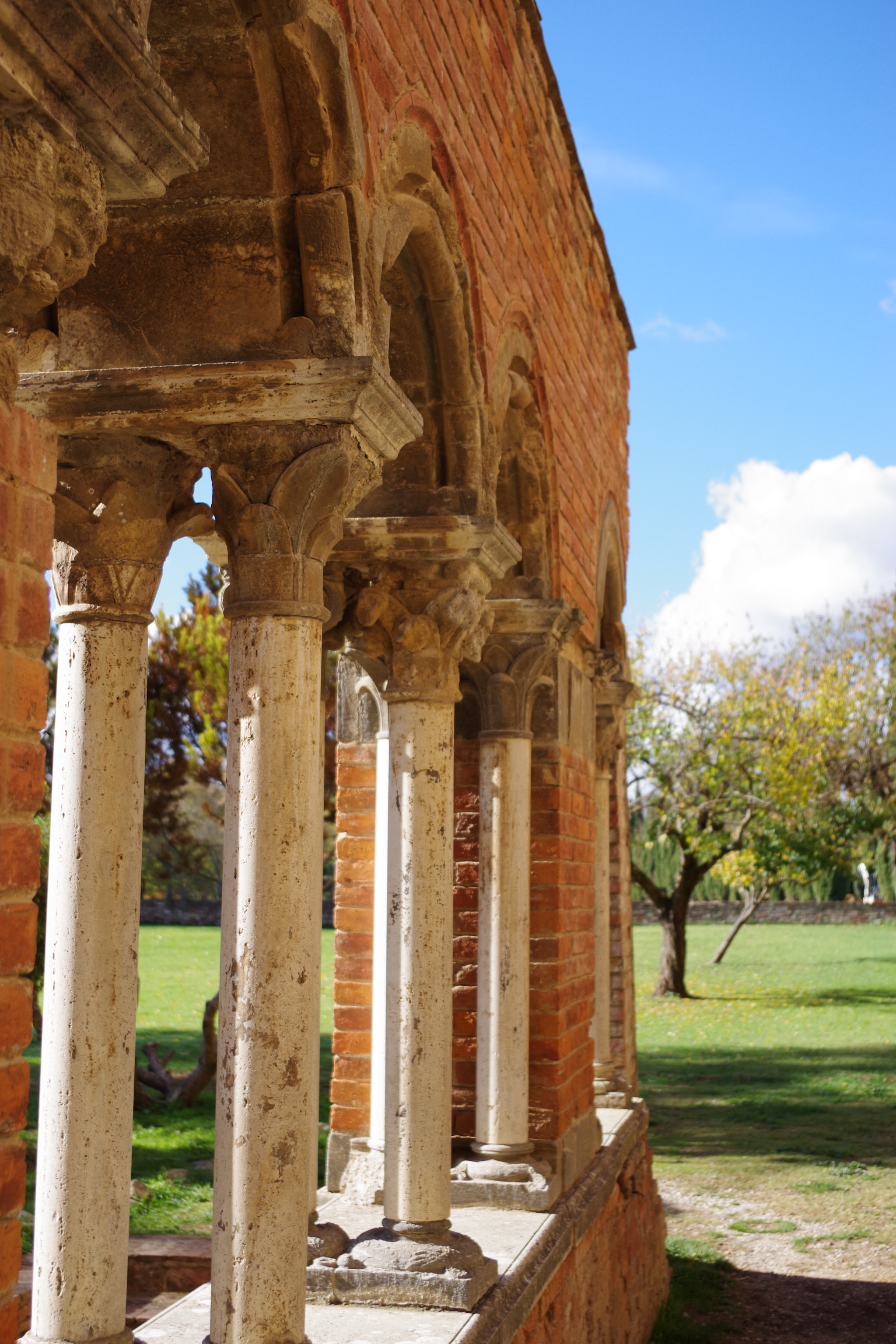 Pentax K-70 sample photo. Columns of san galgano photography