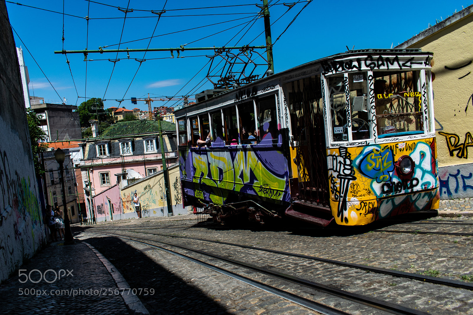 Nikon D3300 sample photo. Lisboa graffiti tram photography