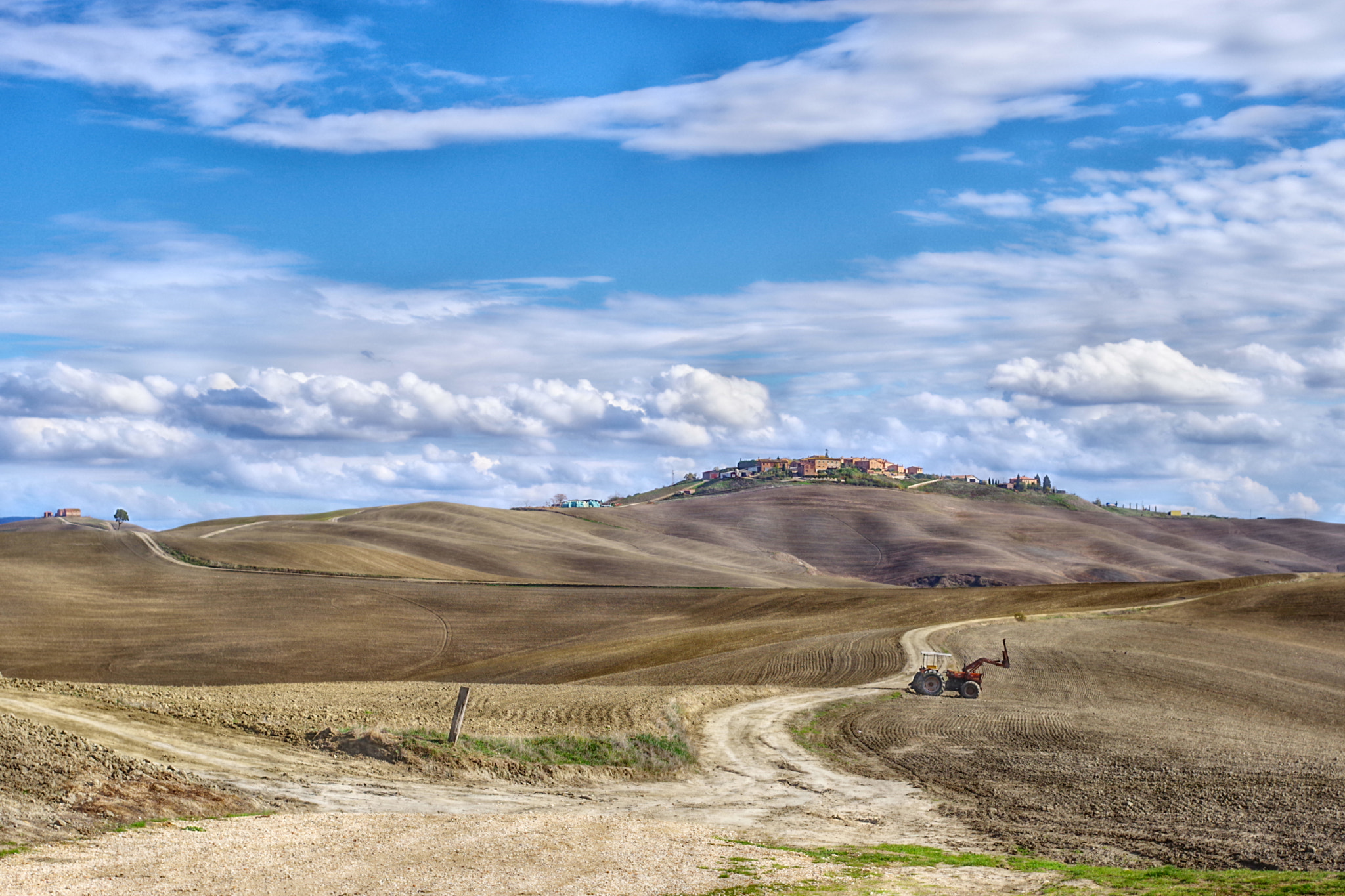 smc PENTAX-DA L 18-50mm F4-5.6 DC WR RE sample photo. Tuscany landscape in hdr photography