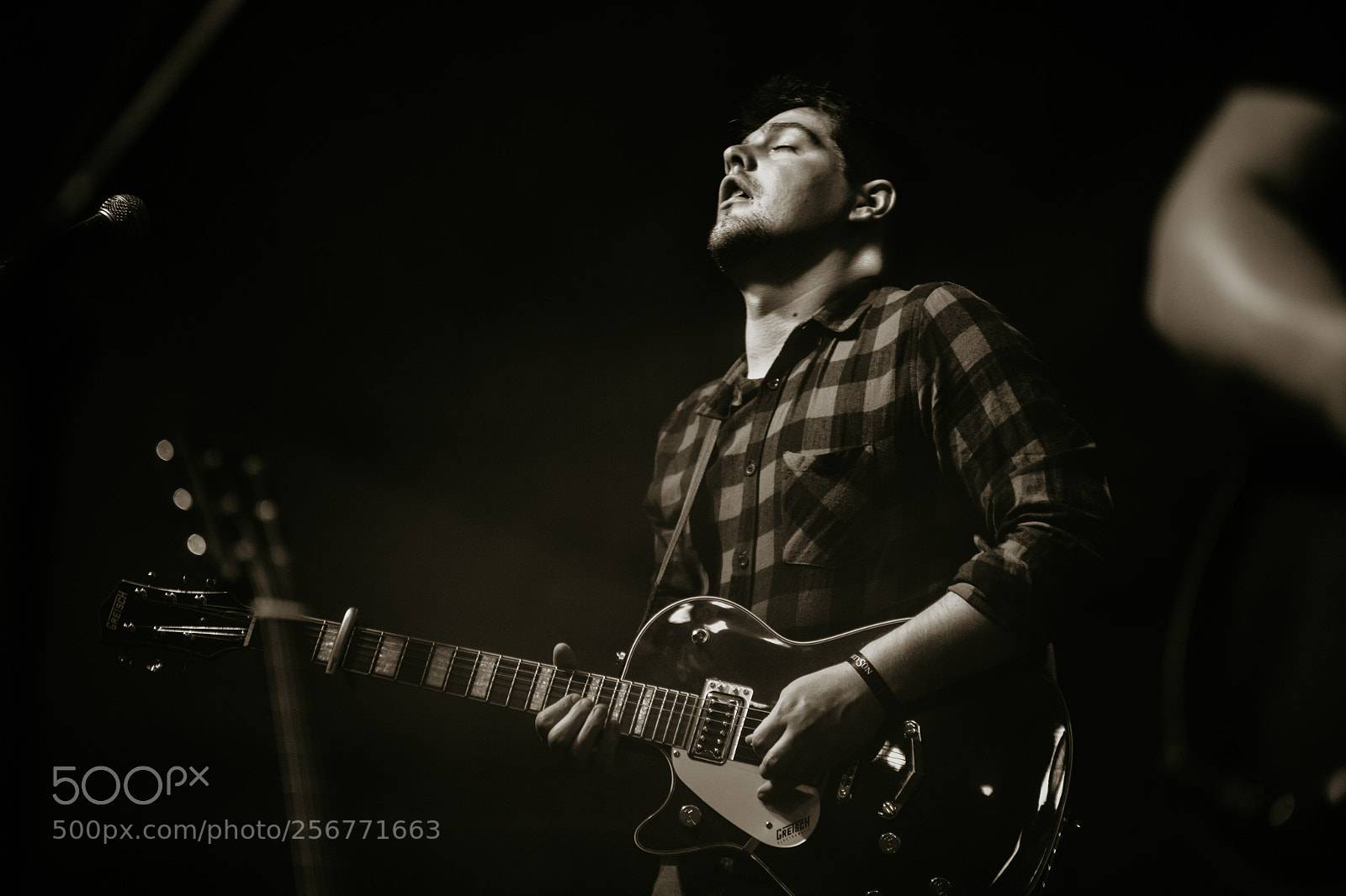 Canon EOS 5D Mark II sample photo. Guitar guy ! photography