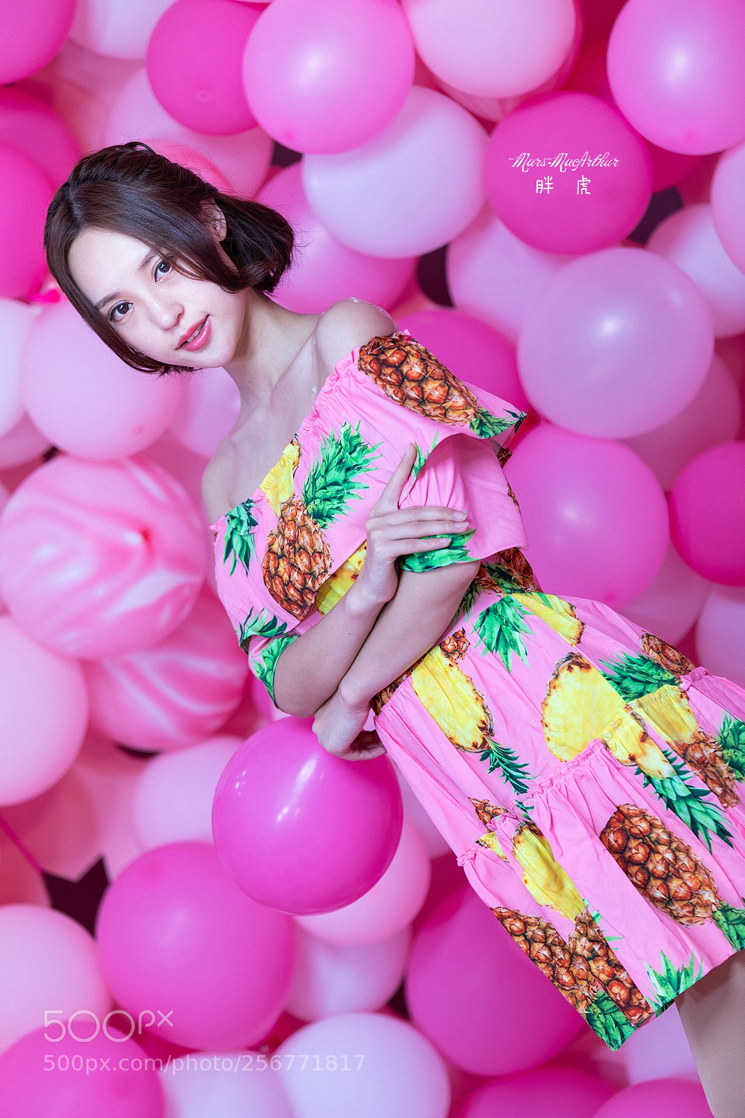 Canon EOS 5D Mark IV sample photo. Pink girl photography