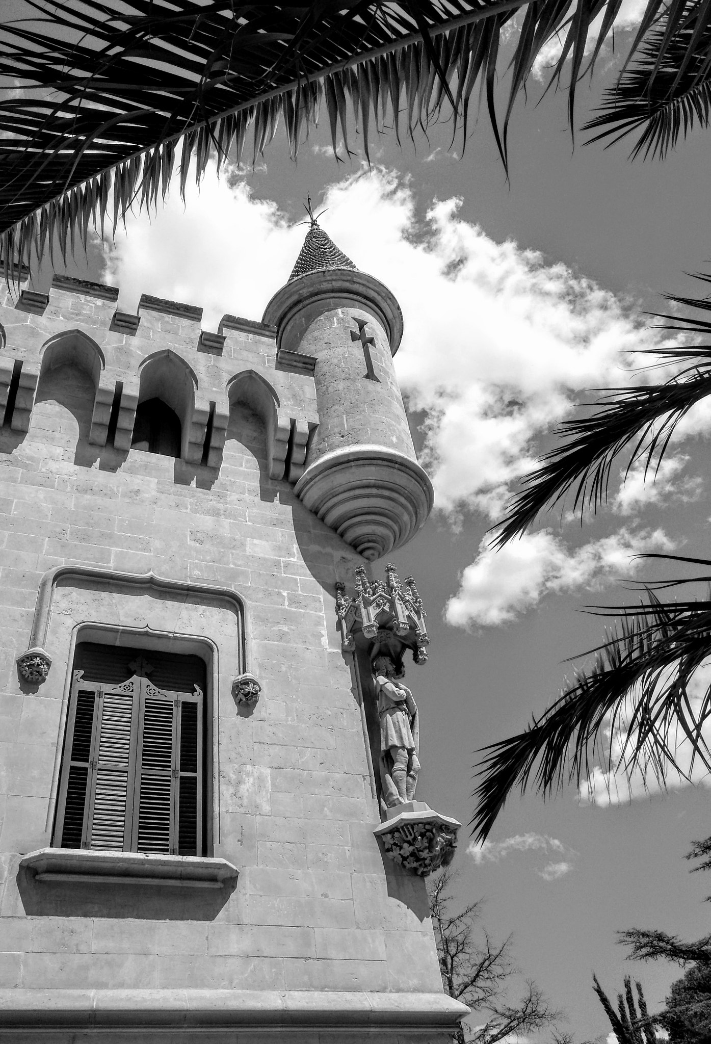 HUAWEI nova plus sample photo. M.g. details of the vila-seca de solcina castle photography