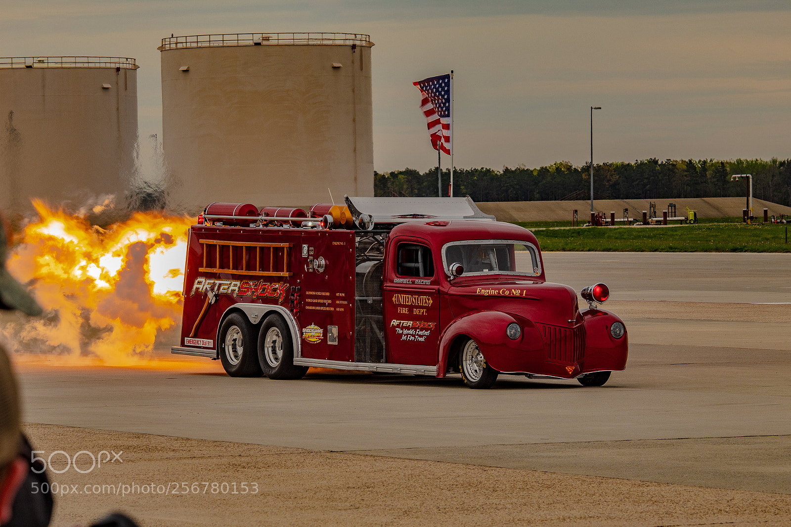 Canon EOS 1300D (EOS Rebel T6 / EOS Kiss X80) sample photo. Rocket fire truck photography