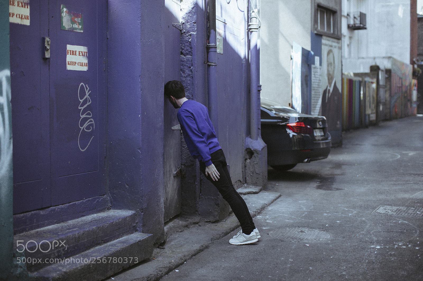 Canon EOS 5D Mark II sample photo. Ultraviolet street photography