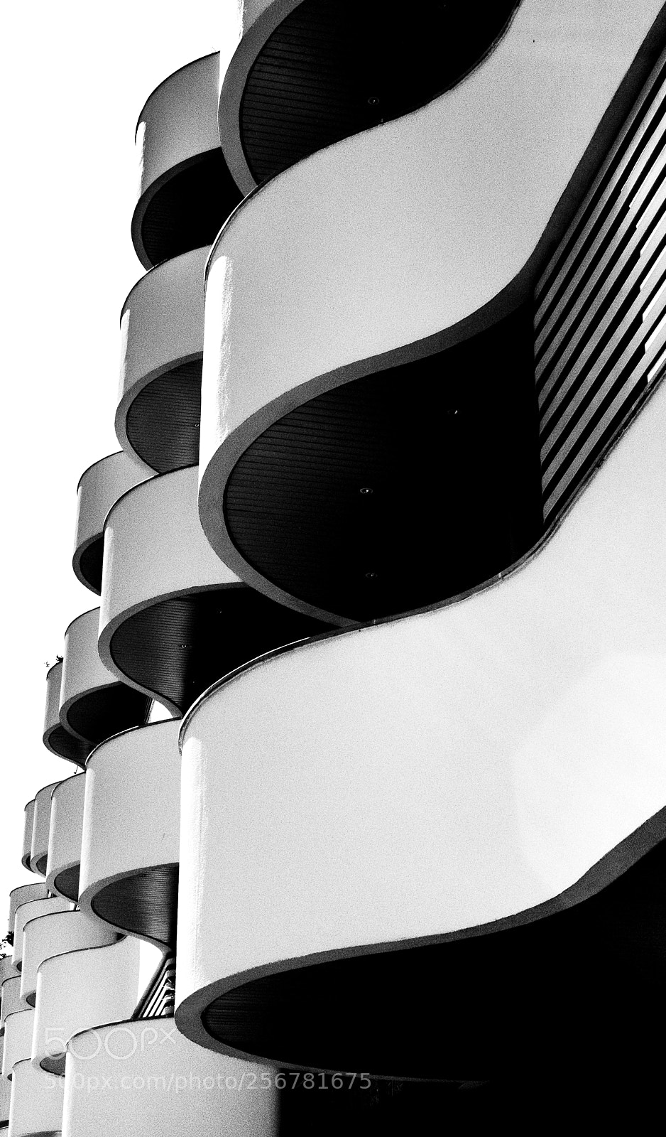Fujifilm X100F sample photo. Curves photography
