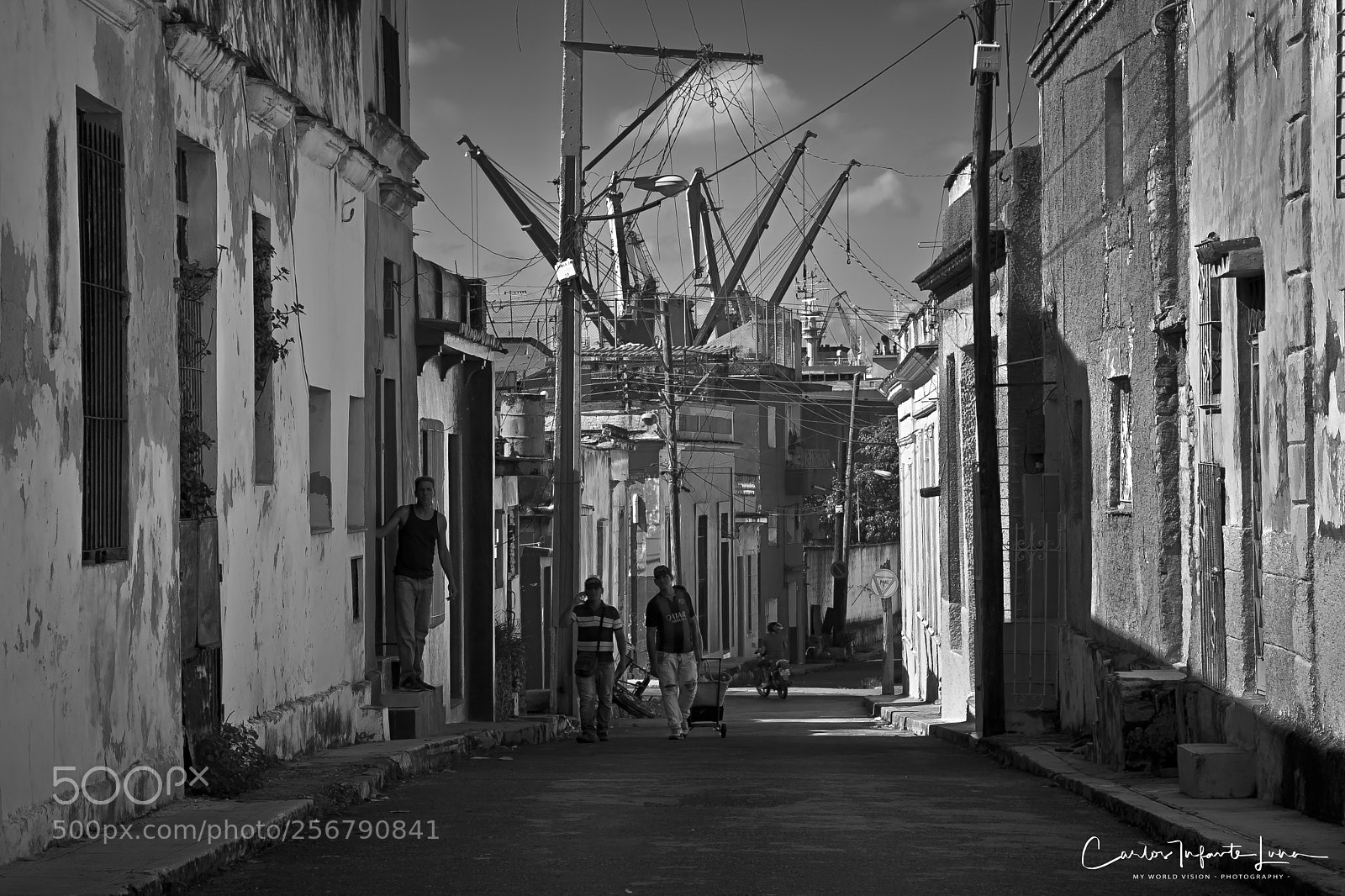 Canon EOS 5D Mark II sample photo. Conociendo las calles de photography