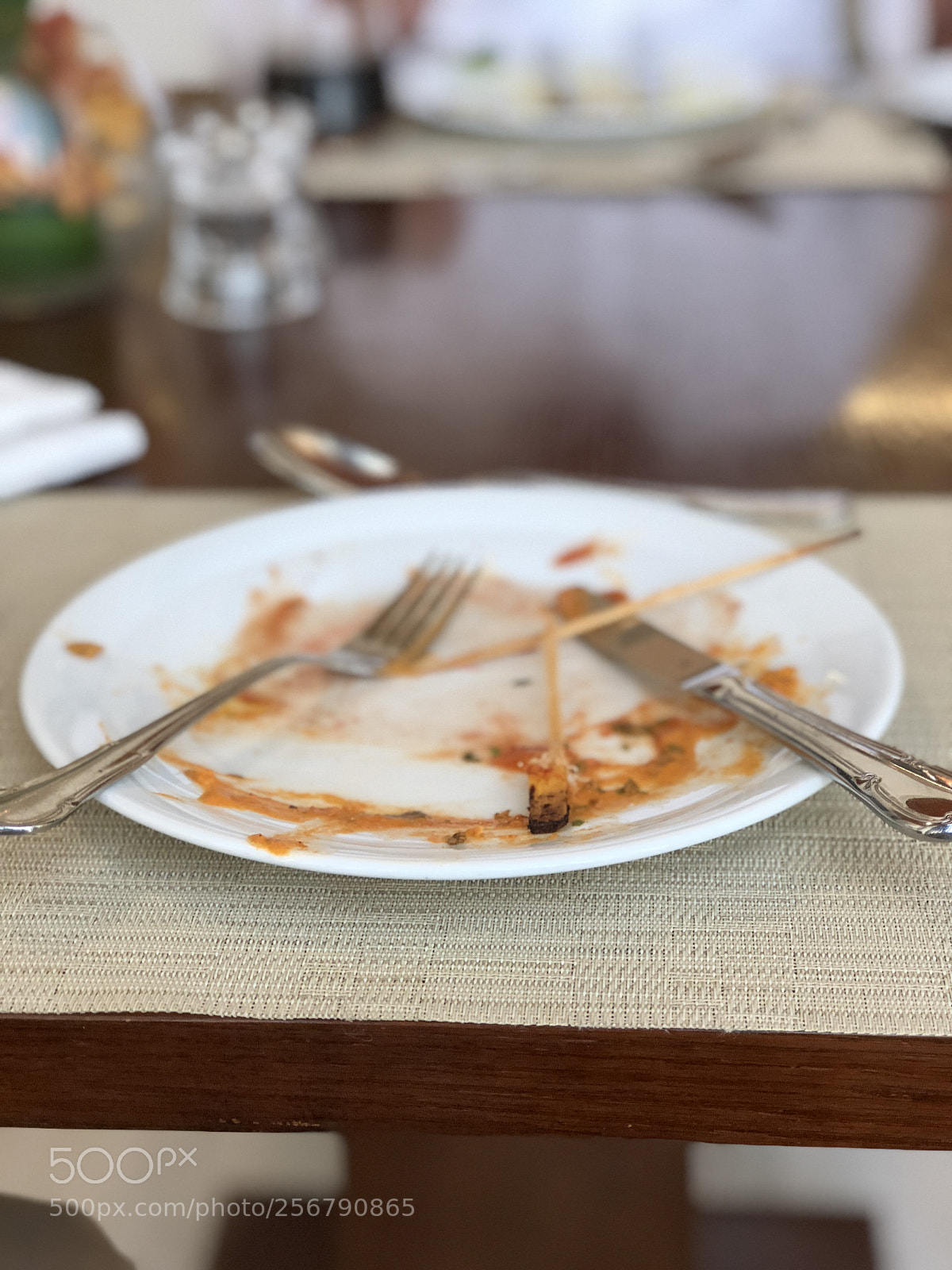 Apple iPhone 8 Plus sample photo. Blank dish photography