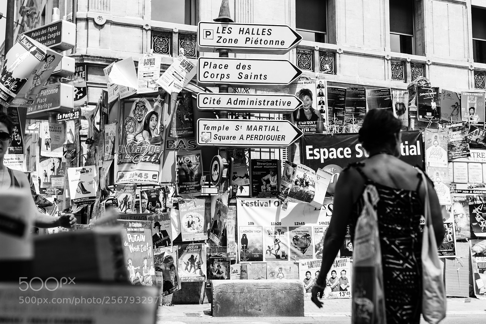 Canon EOS 5D Mark II sample photo. Avignon festival photography