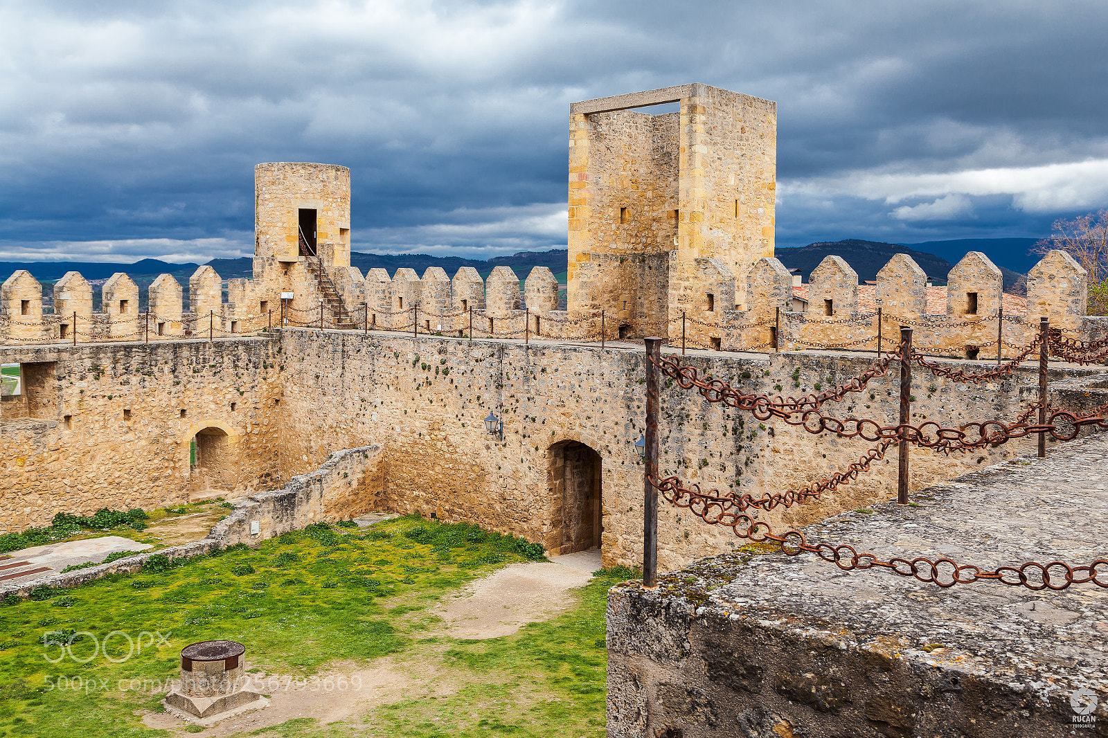 Canon EOS 5D Mark II sample photo. Castillo de frias photography