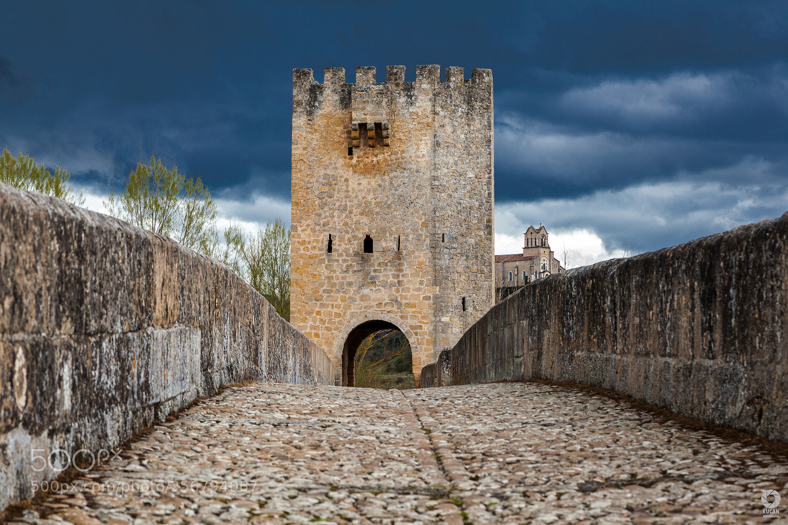 Canon EOS 5D Mark II sample photo. Puente medieval photography