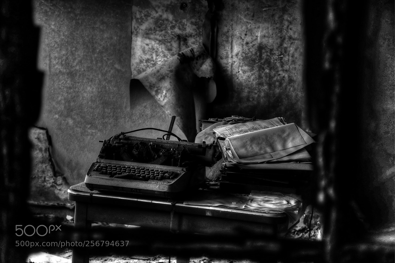 Nikon D7200 sample photo. Typewriter b&w photography