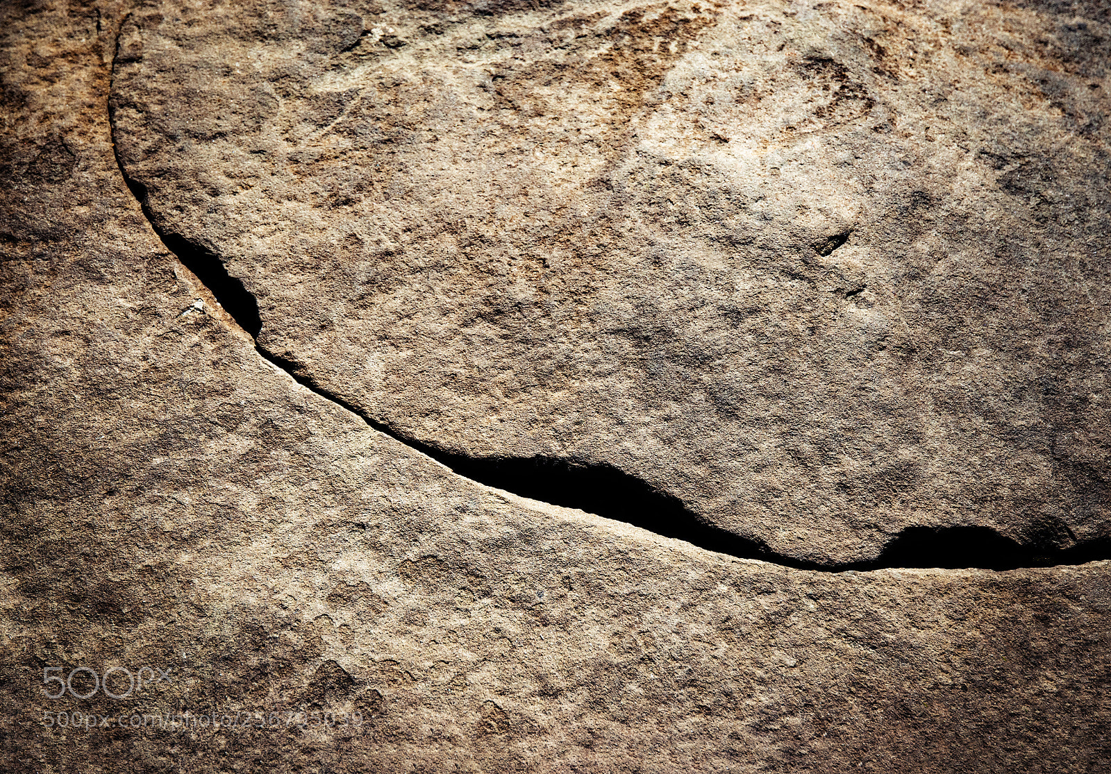Nikon D5500 sample photo. Arched crack on dark photography