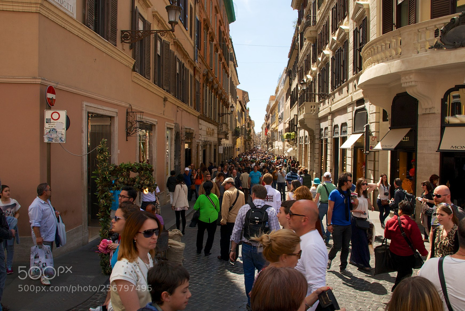 Nikon D60 sample photo. Via condotti photography